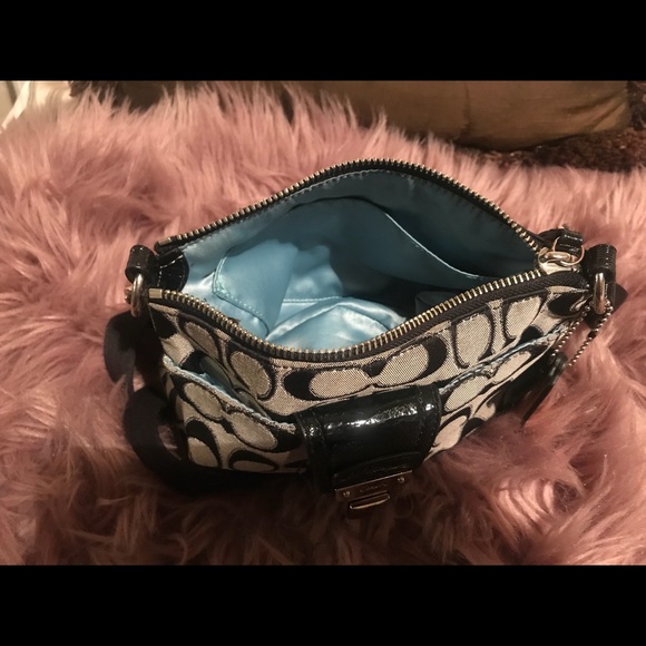 Coach purse - Picture 4 of 7